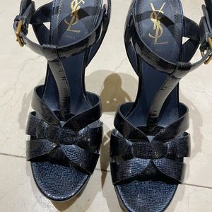 SOLD!!!!!!! Yves Saint Laurent navy tribute heels